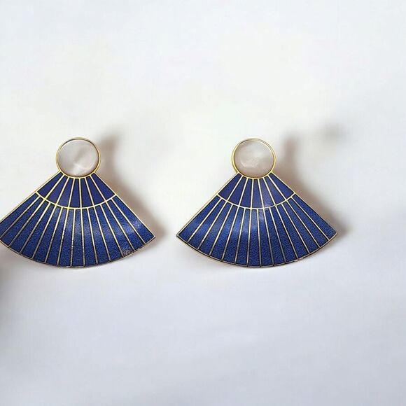 Vintage Isle of Skye Gold Tone, Blue, & MOP Clip-On Earrings - Picture 1 of 7